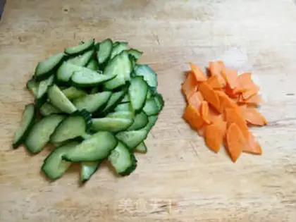 Make cucumber fried eggs step 0