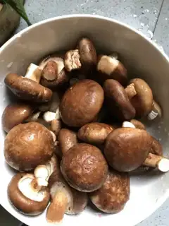 Make Scrambled mushrooms step 0