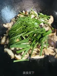 Make Scrambled mushrooms step 4