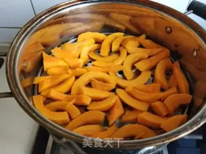 Make Pumpkin rolls step 0