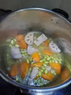 Make Lotus carrots with soybeans step 5