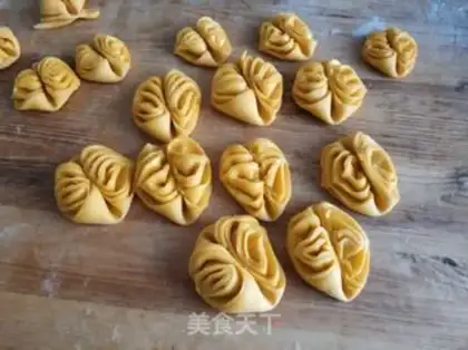 Make Pumpkin rolls step 12