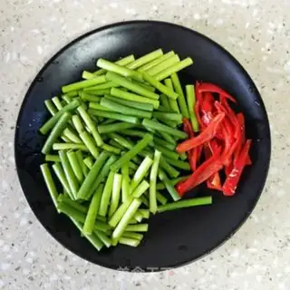 Make Squids with garlic step 0