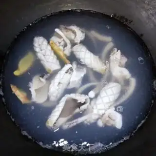 Make Squids with garlic step 3