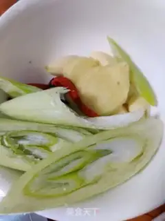 Make Red-fried fish step 1