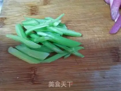 Make Spicy Red Lotus step 2