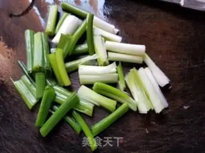 Make Duck-legged fish boiled radish step 4