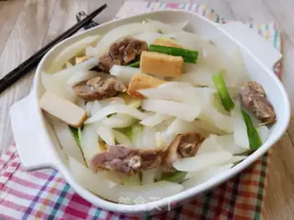 Make Duck-legged fish boiled radish step 9