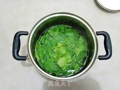 Make Spinach baked eggs step 1