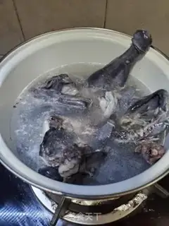 Make The rooster is full of soup step 2