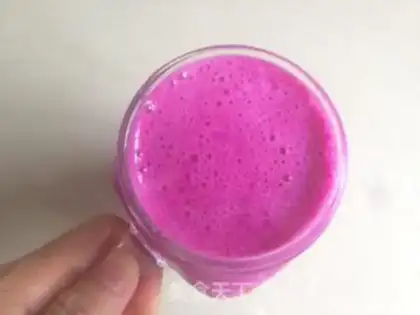 Make Banana dragon milkshake step 4