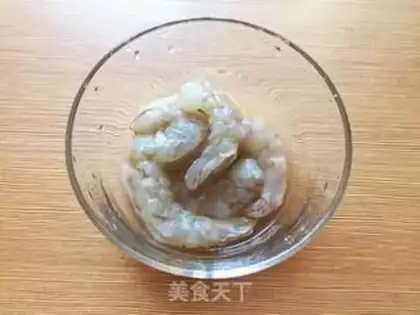 Make Shrimp mushroom porridge step 1
