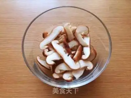 Make Shrimp mushroom porridge step 2