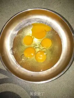 Make Old full eggcake step 0