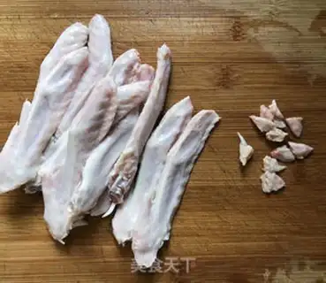 Make Pork-wire soup step 1