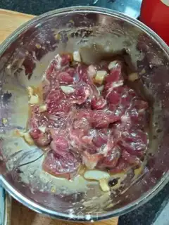 Make Four seasons of bean beef step 1