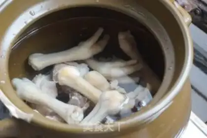 Make Peanut bean, chicken feet step 4