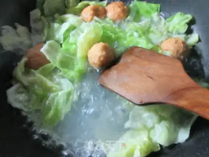 Make A fan of gold fish eggs and cabbage step 4