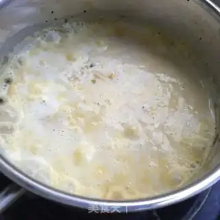 Make Milk pumpkin oatmeal step 3