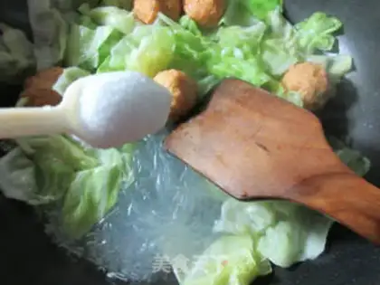 Make A fan of gold fish eggs and cabbage step 5