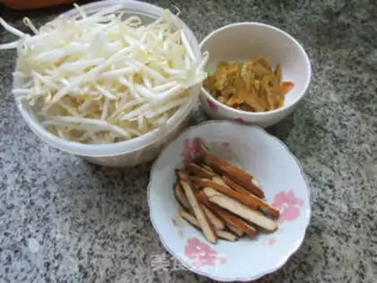 Make The fragrance and the green bean bud step 0