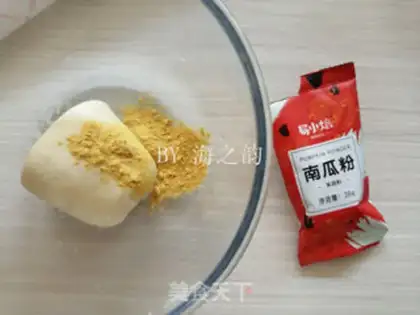 Make Simulating corn buns step 2