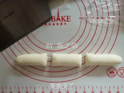 Make Simulating corn buns step 3