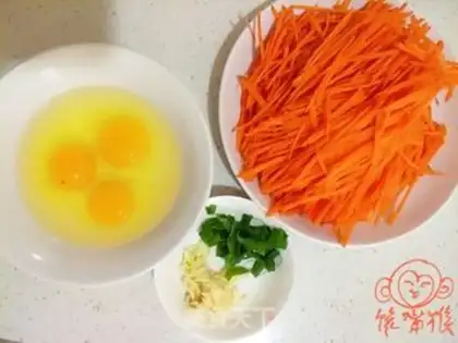 Make Carrot fried eggs step 1