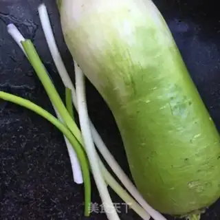Make Gold hooks, sea rice, radish step 0