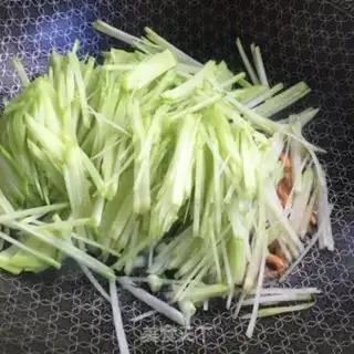 Make Gold hooks, sea rice, radish step 4