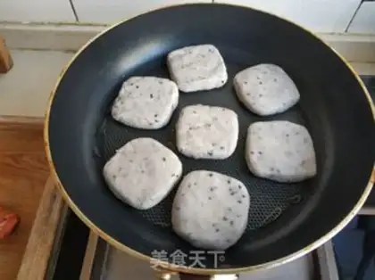 Make Fried potato cake step 7