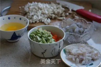 Make Shrimp squid fried rice step 1