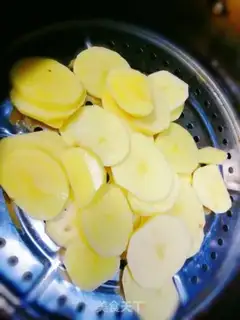 Make Smiley potatoes step 1
