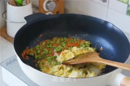 Make Shrimp squid fried rice step 3