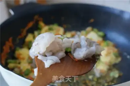 Make Shrimp squid fried rice step 4