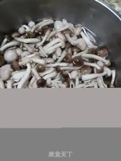 Make Smelt mushroom shrimp soup step 0