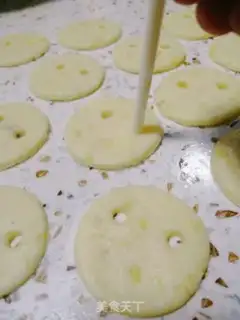 Make Smiley potatoes step 7
