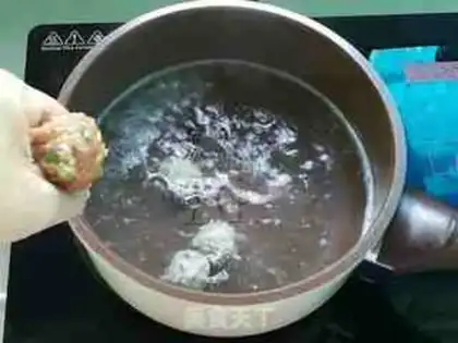 Make Blue radish Maroon fan soup step 5