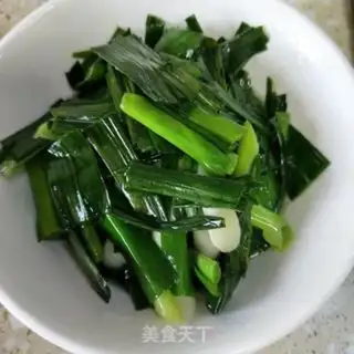 Make Garlic sprouts and flowers step 9