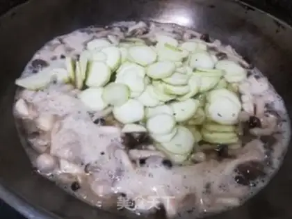 Make Smelt mushroom shrimp soup step 8