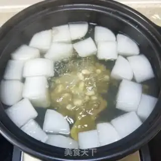 Make Carrot fishball soup step 3