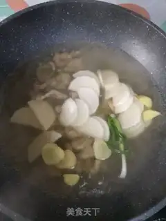 Make Beef gravy soup step 1