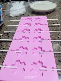 Make Homemade milk lollipop step 0