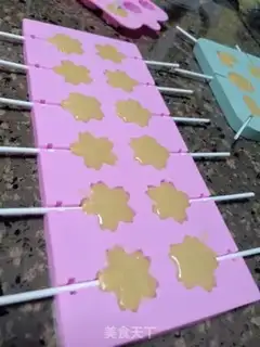 Make Homemade milk lollipop step 6