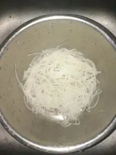 Make Chicken sauce noodles step 5