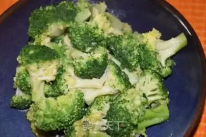Make Fried broccoli step 3
