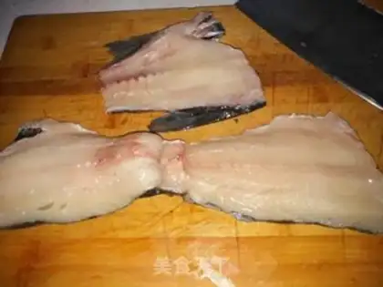 Make Spicy fish tails step 1