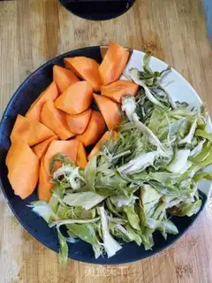 Make ♪ The carrots, the chicken feet ♪ step 2