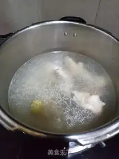 Make ♪ The carrots, the chicken feet ♪ step 3