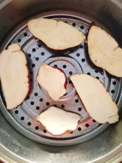 Make Milk and potatoes and red beans step 0